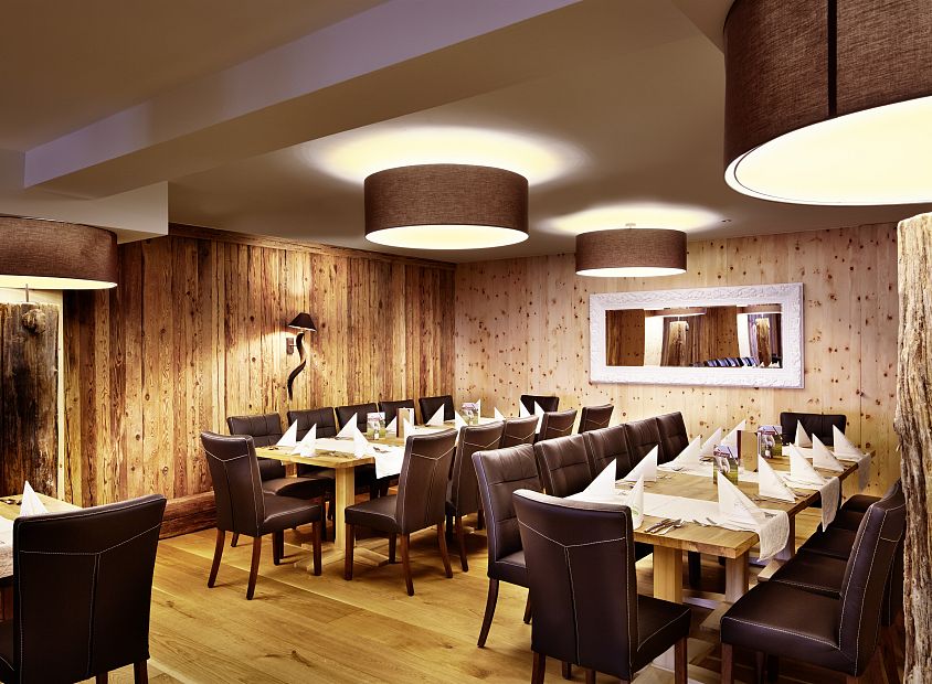 sporthotel-kogler-in-mittersill-stilvolles-ambiente-im-restaurant-14-14